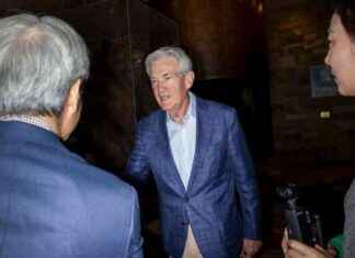 Federal Reserve Chair Calls for US Interest Rate Cut news-24082024-004911