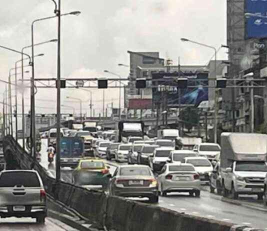 Rainy Season Traffic Woes in Bangkok: Tips for Navigating Jams news-24092024-085926