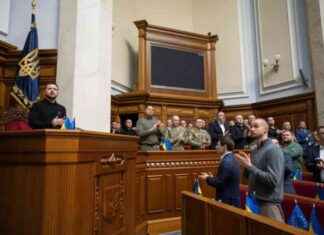 Zelensky’s Victory Plan: Ending War in Ukraine by Next Year news-16102024-220137