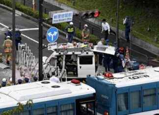 Attacker Throws Molotov Cocktails at Japan’s Ruling Party news-19102024-110601