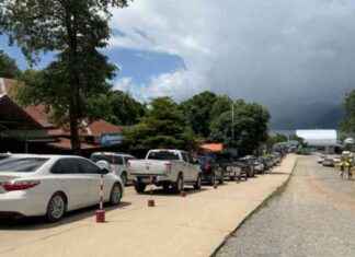 Thai Navy Chief Visits Koh Kut Amid South China Sea Dispute news-03112024-210209