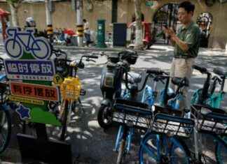 China’s Crackdown on Night Biking Trend Reflects Desire for Control in Society news-11112024-211912