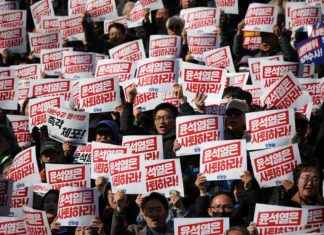 Calls for South Korean President to Resign Grow Stronger calls-for-south-korean-president-to-resign-grow-stronger
