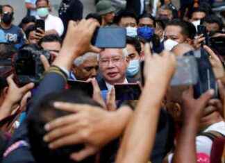 Malaysia Requests Gag Order on Ex-PM’s Bid to Reveal Royal Document malaysia-requests-gag-order-on-ex-pms-bid-to-reveal-royal-document