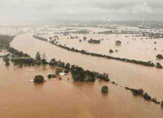 Deadly Floods in Eastern Australia Leave One Dead and 50,000 Stranded deadly-floods-in-eastern-australia-leave-one-dead-and-50000-stranded
